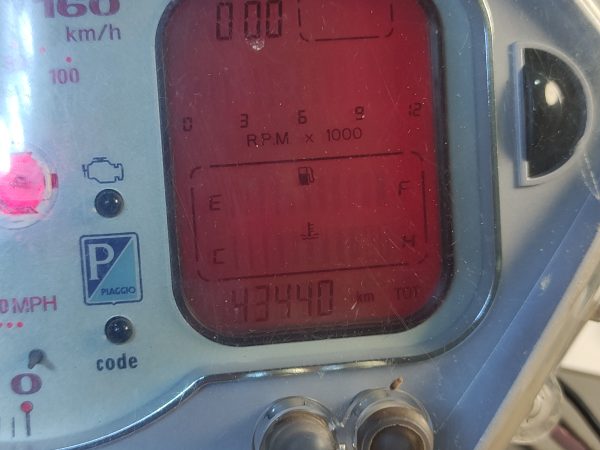 &Alpha;&lambda;&lambda;&alpha;&gamma;ή &kappa;&alpha;&mu;έ&nu;&omicron;&upsilon; polariser &sigma;&epsilon; &kappa;&omicron;&nu;&tau;έ&rho; &alpha;&pi;ό VESPA GTS 250